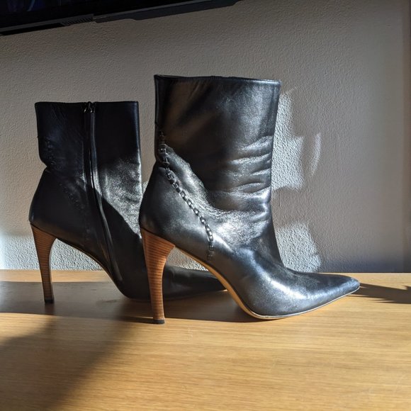 Classic Black Leather Gucci Boots Size 9 - Picture 1 of 11